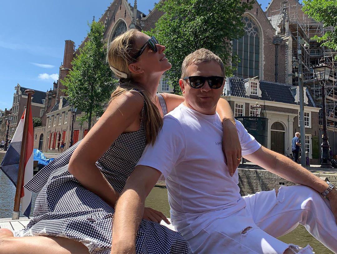 Літня істерика: Осадча вразила калейдоскопом нових фото з Амстердама