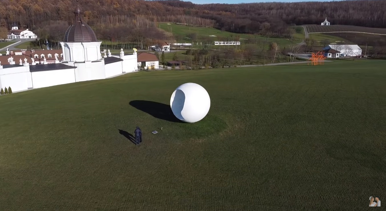 Парк майбутнього під Львовом: як побачити скульптури з натяком на тисячу років вперед