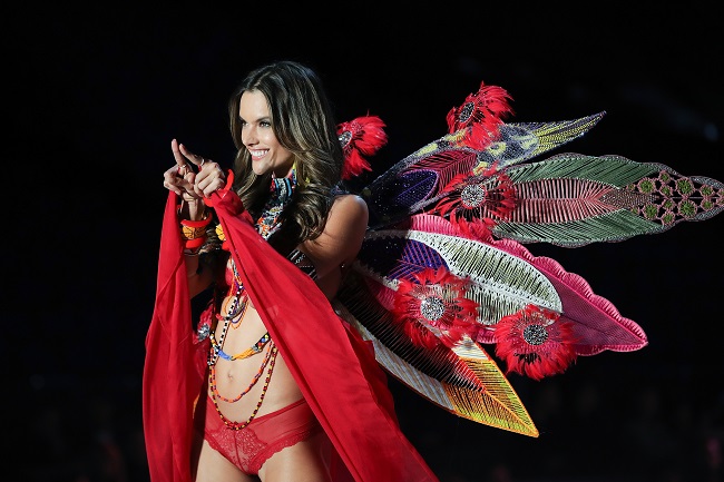 &quot;Ангелів&quot; більше не буде: згадуємо найзнаменитіших моделей Victoria's Secret