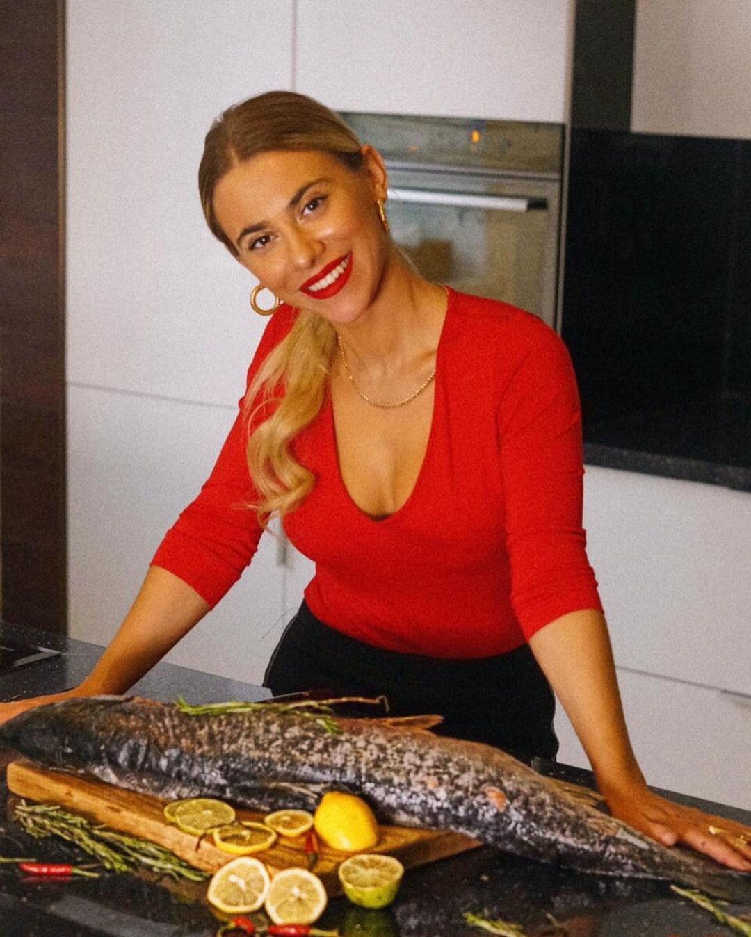 От выпадения волос до усталости: нутрициолог назвала топ признаков, что пора сдать анализы