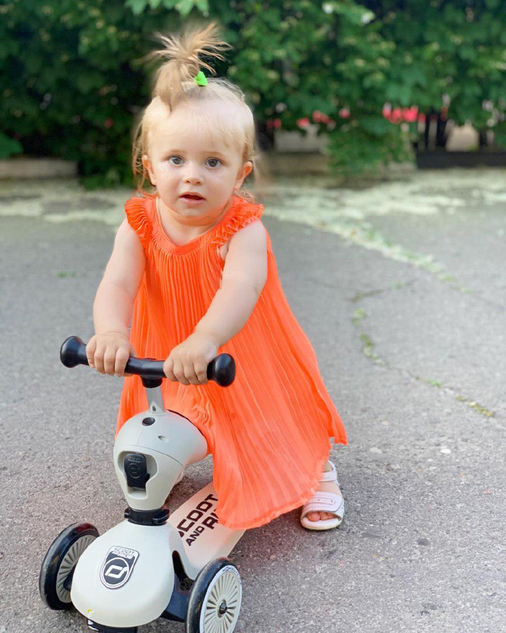 Юная наездница: Лилия Ребрик очаровала сеть фото годовалой дочки