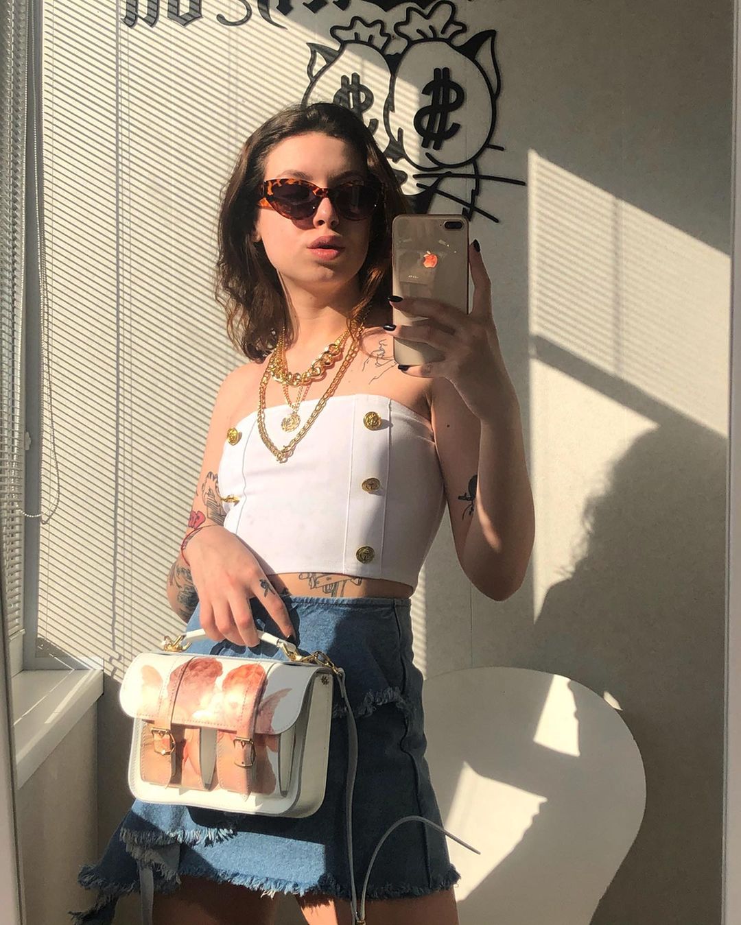 Від пацанки до панянки: стало известно имя первой девушки, покинувшей реалити (фото)