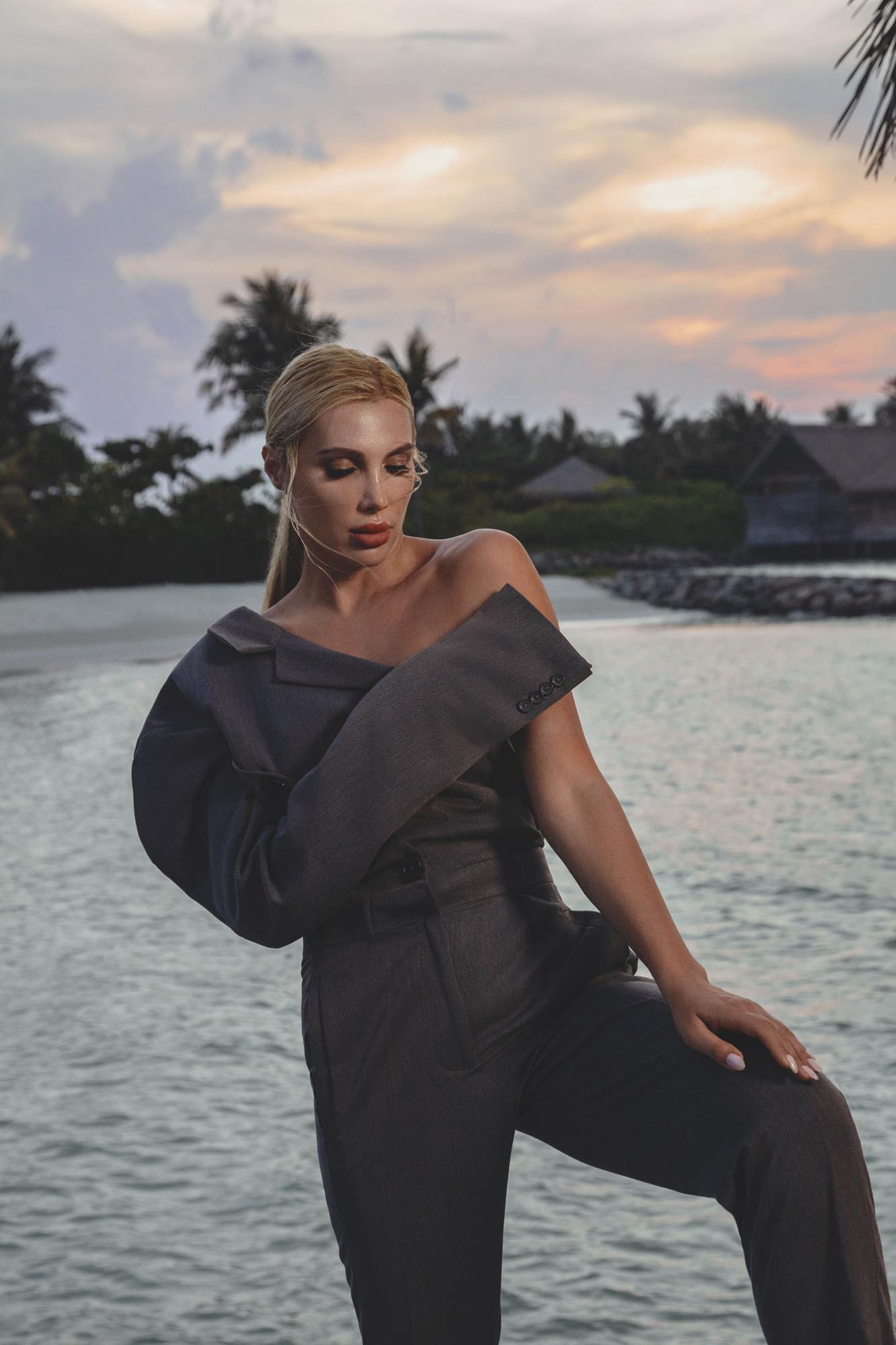 Украинская модель снялась для мирового глянца на берегу океана: горячие фото