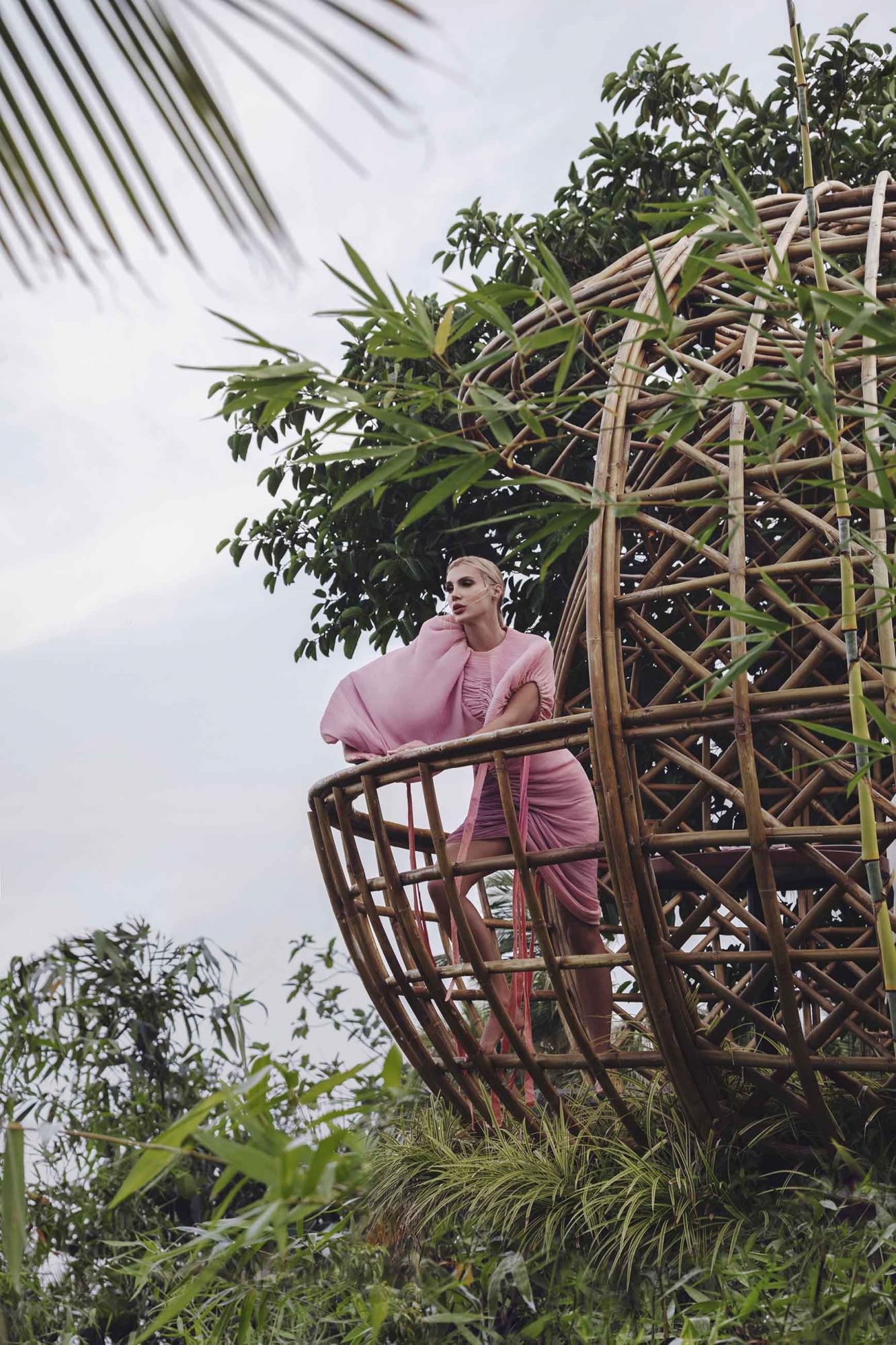 Украинская модель снялась для мирового глянца на берегу океана: горячие фото