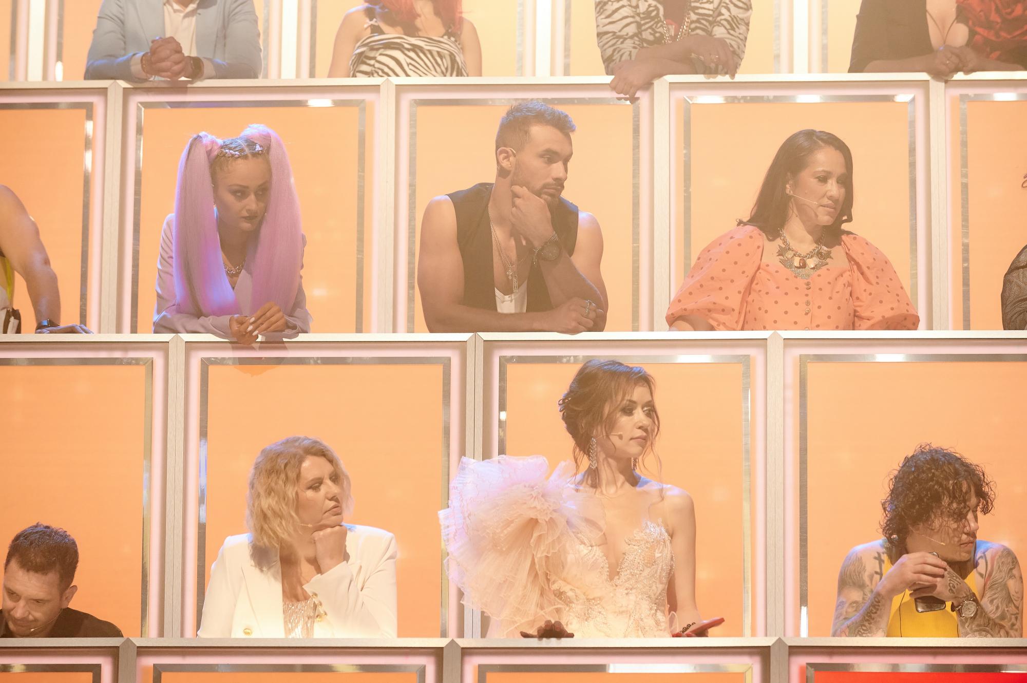 Утро начинаю с молитвы: Наталья Валевская рассказала об обратной стороне славы и секретах ресурсного состояния