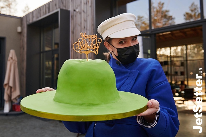 Осадча, Кухар, Яма, Саніна та інші повеселилися на дні народження MONATIK'а