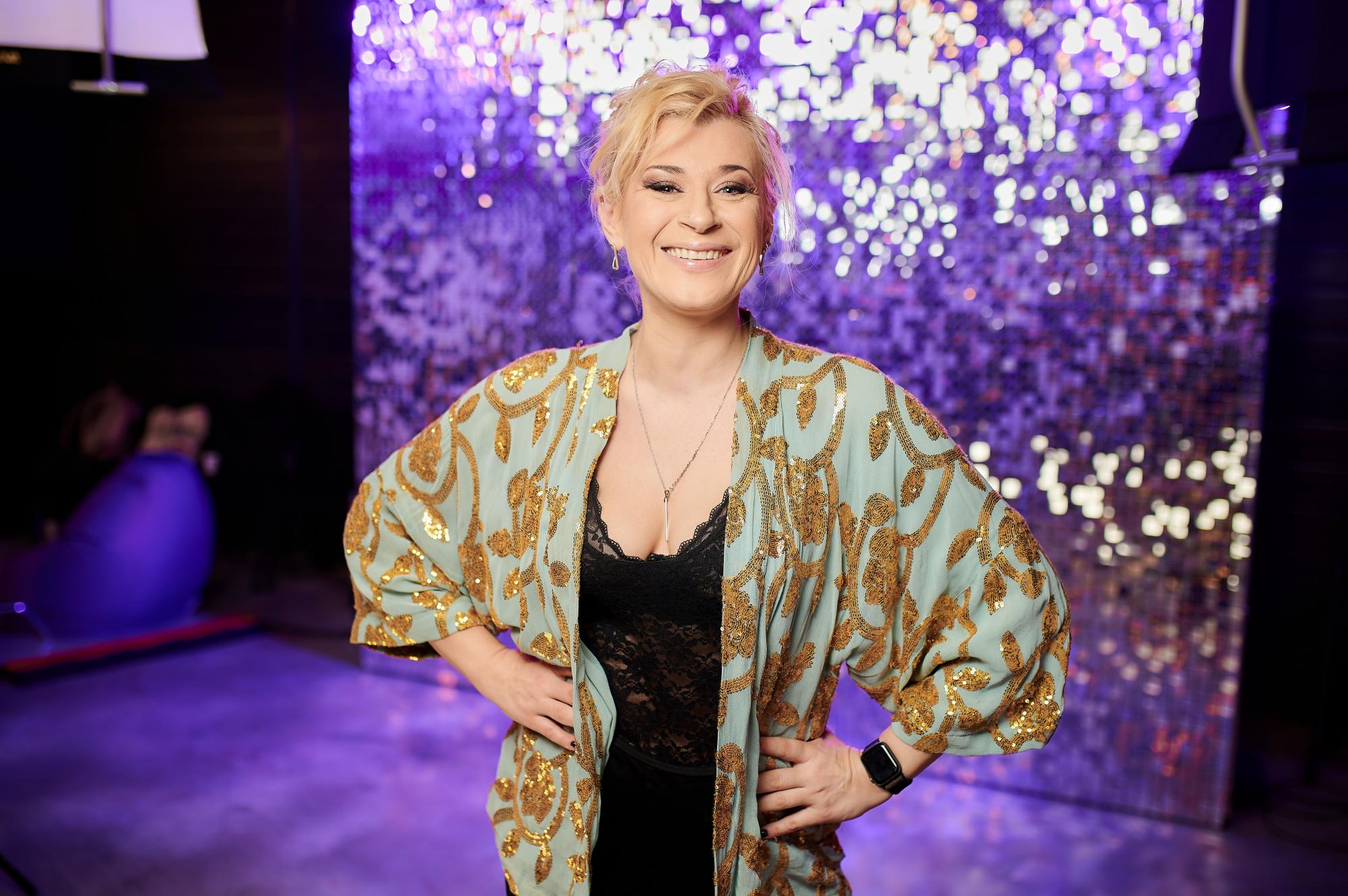 Не хочу быть артефактом: бэк-вокалистка Верки Сердючки Ольга Нека - о сольной карьере и работе со звездами