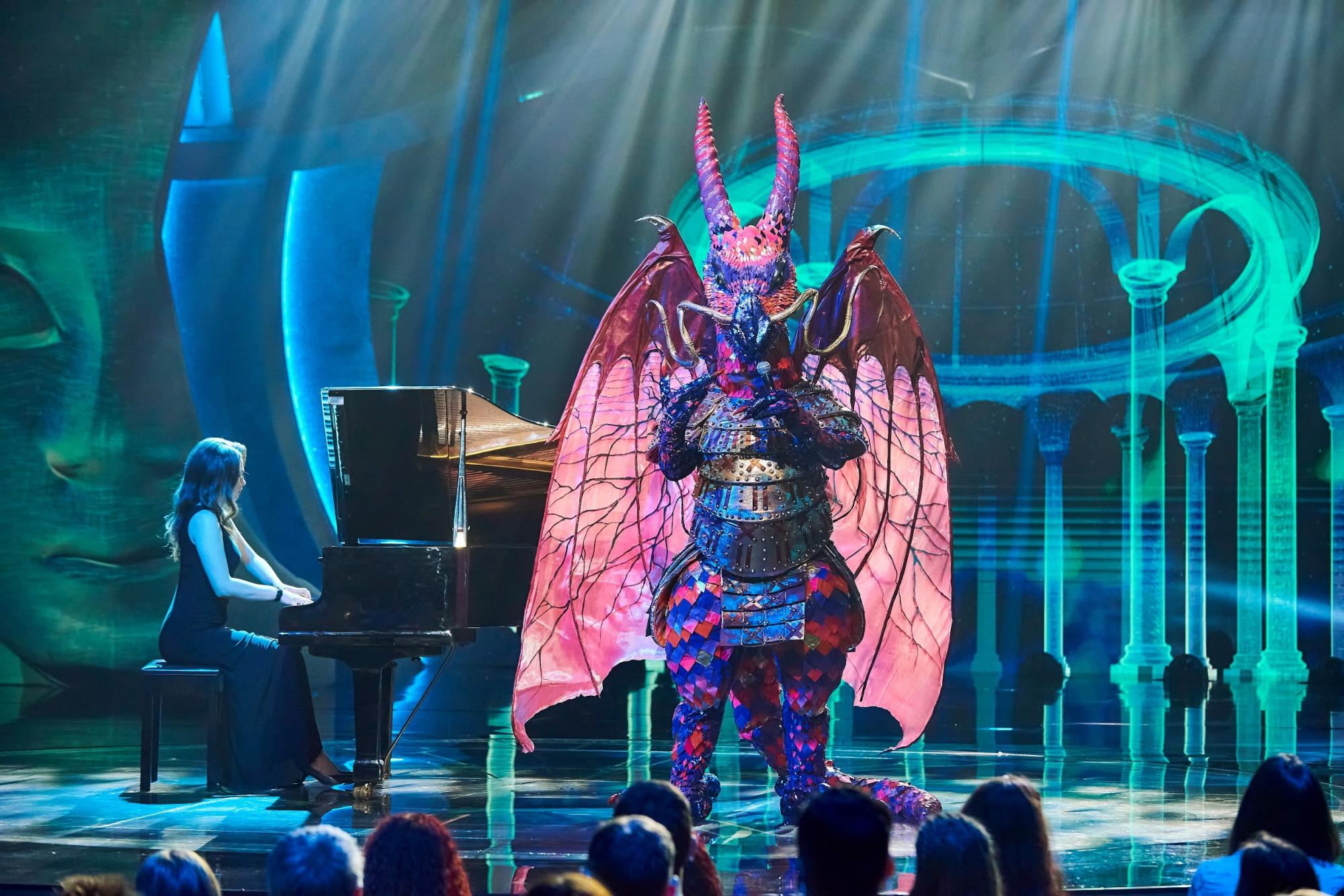 Остапчука довели до слез на шоу &quot;Маска&quot;: во всем виноват Дракон