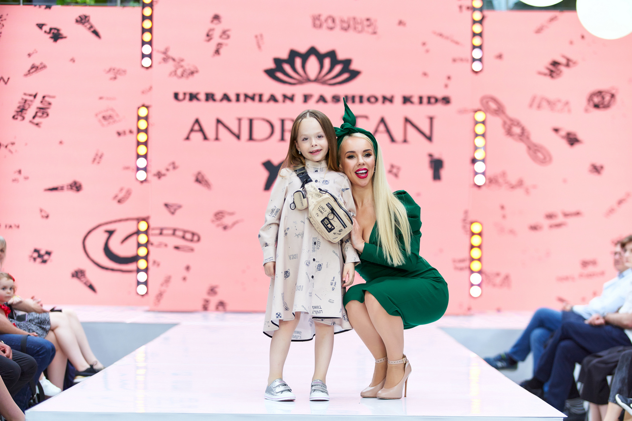 Без поні і стразів: Андре Тан показав найстильніші рюкзаки для підлітків