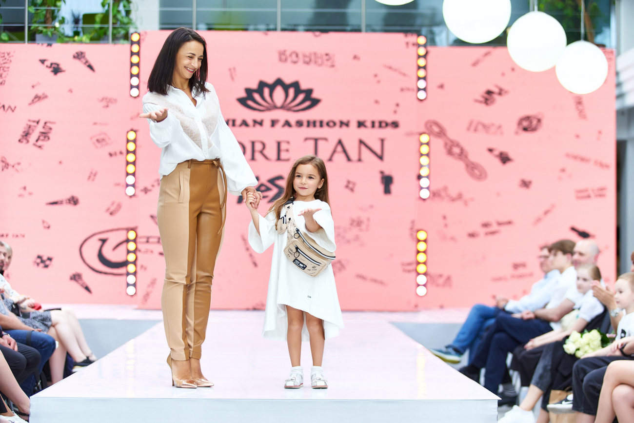 Без поні і стразів: Андре Тан показав найстильніші рюкзаки для підлітків