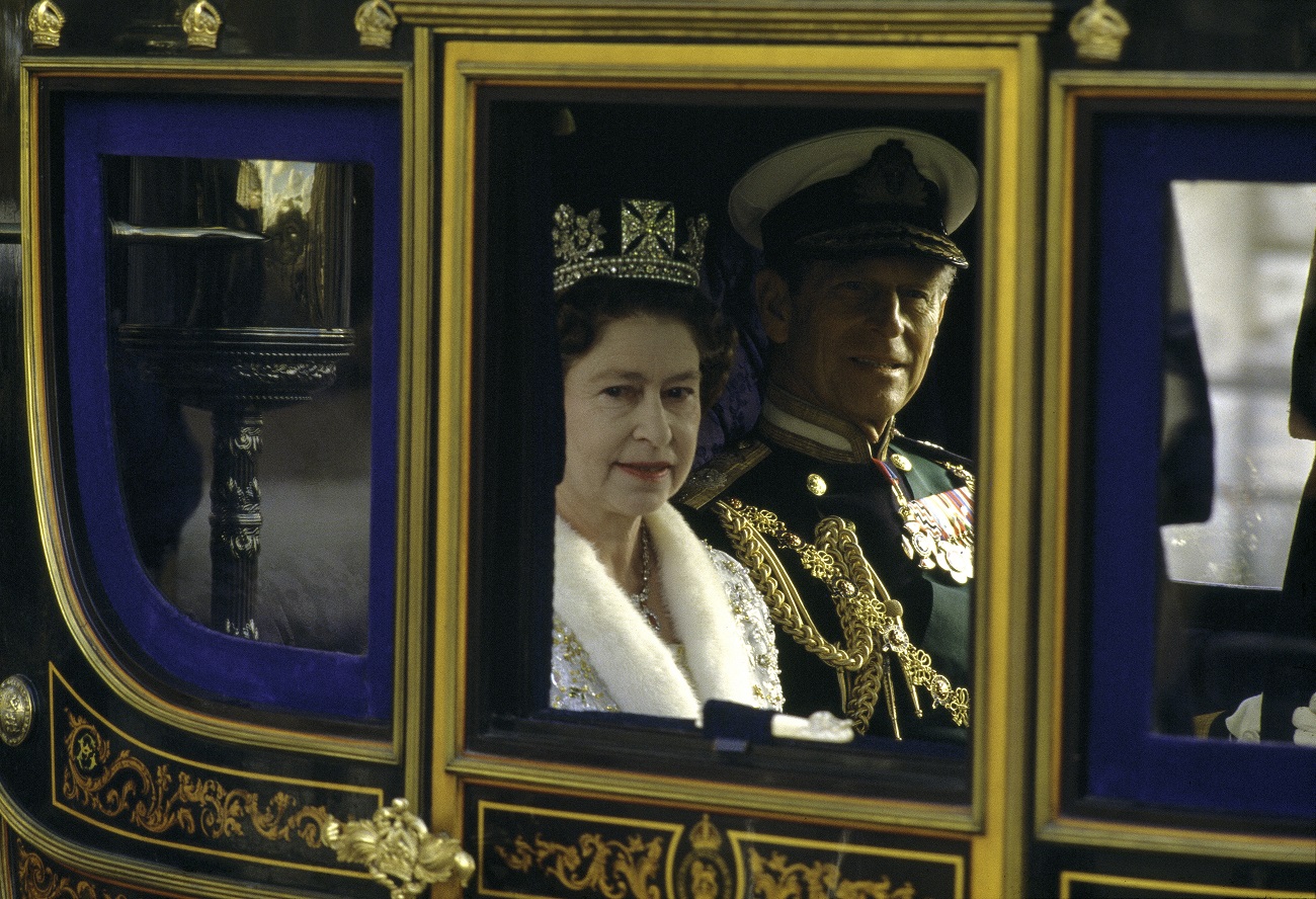 В браке - 73 года: история любви Елизаветы II и принца Филиппа в знаковых фото