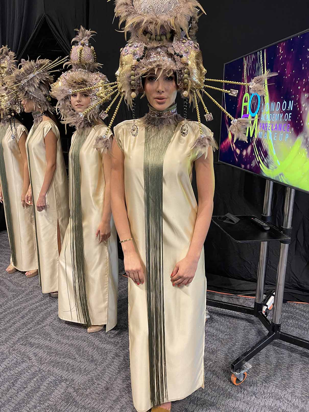 Українська модель блиснула витонченою фігурою на яхті в Дубаї