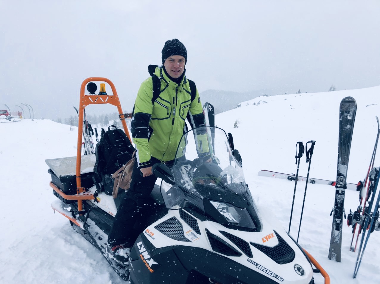 Український піаніст показав фантастичний кліп, знятий у засніжених Альпах