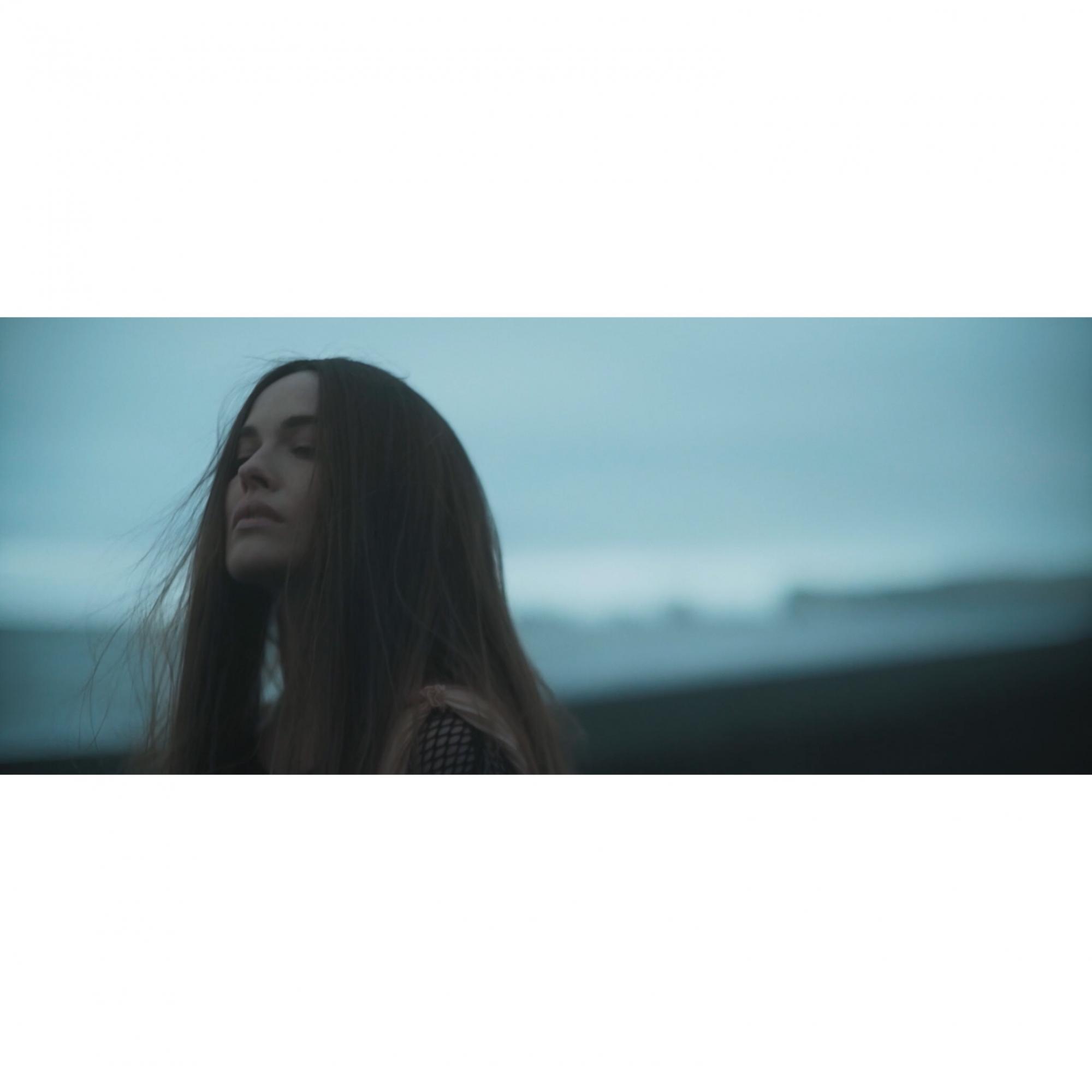 Серед крижаної безмовності: Даша Астаф'єва показала кліп, знятий в Ісландії