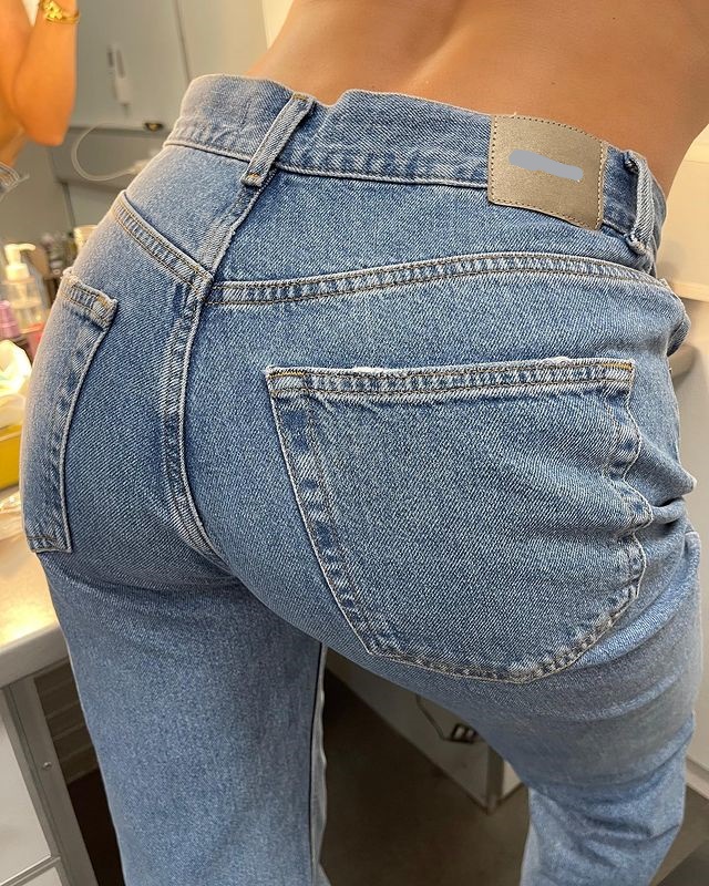 &quot;Шикарный вид&quot;: соблазнителная Никитюк взбудоражила сеть мужским взглядом на свои формы