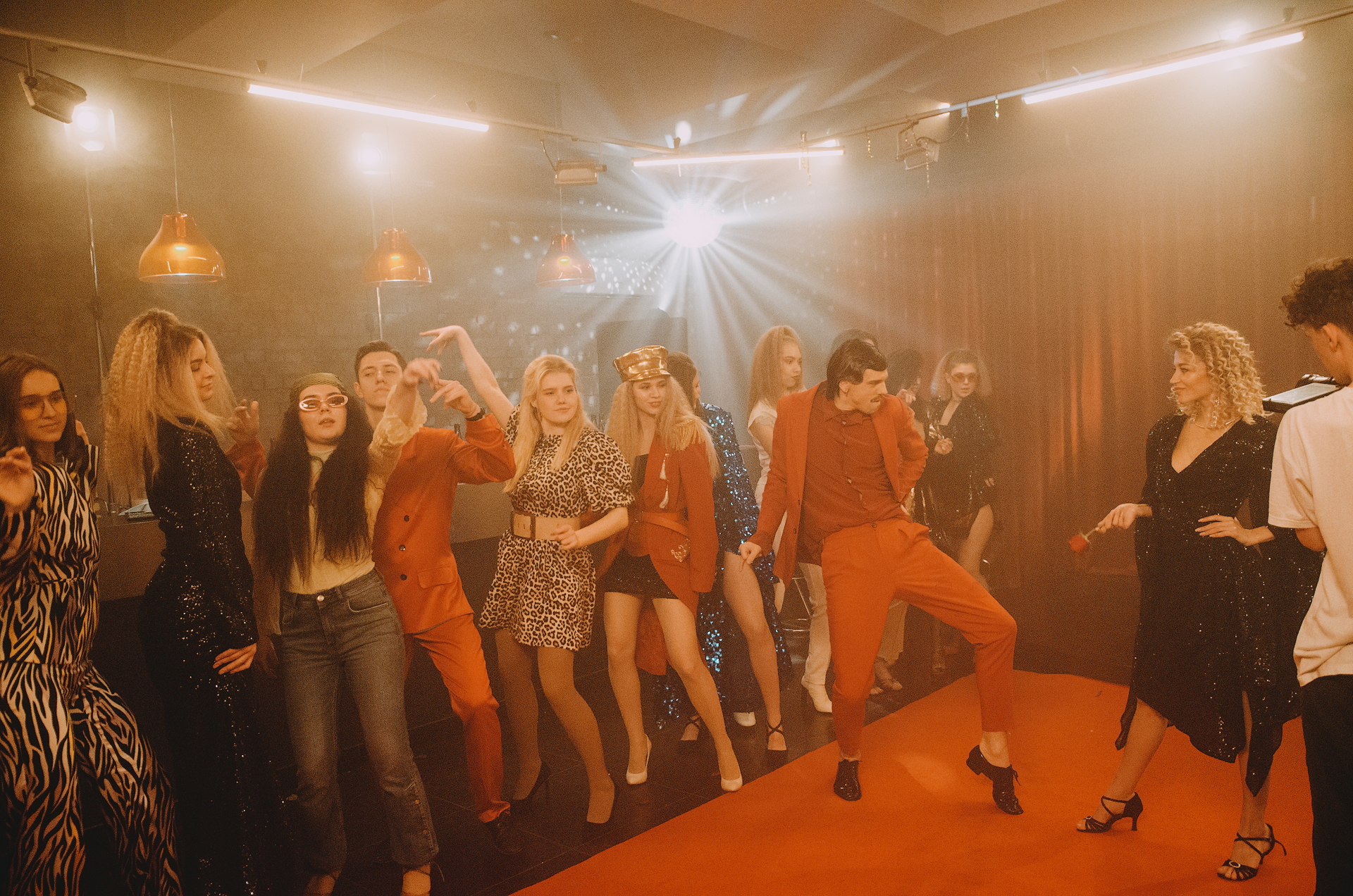 Лещенко показал архивное фото и поделился секретами отличной физической формы