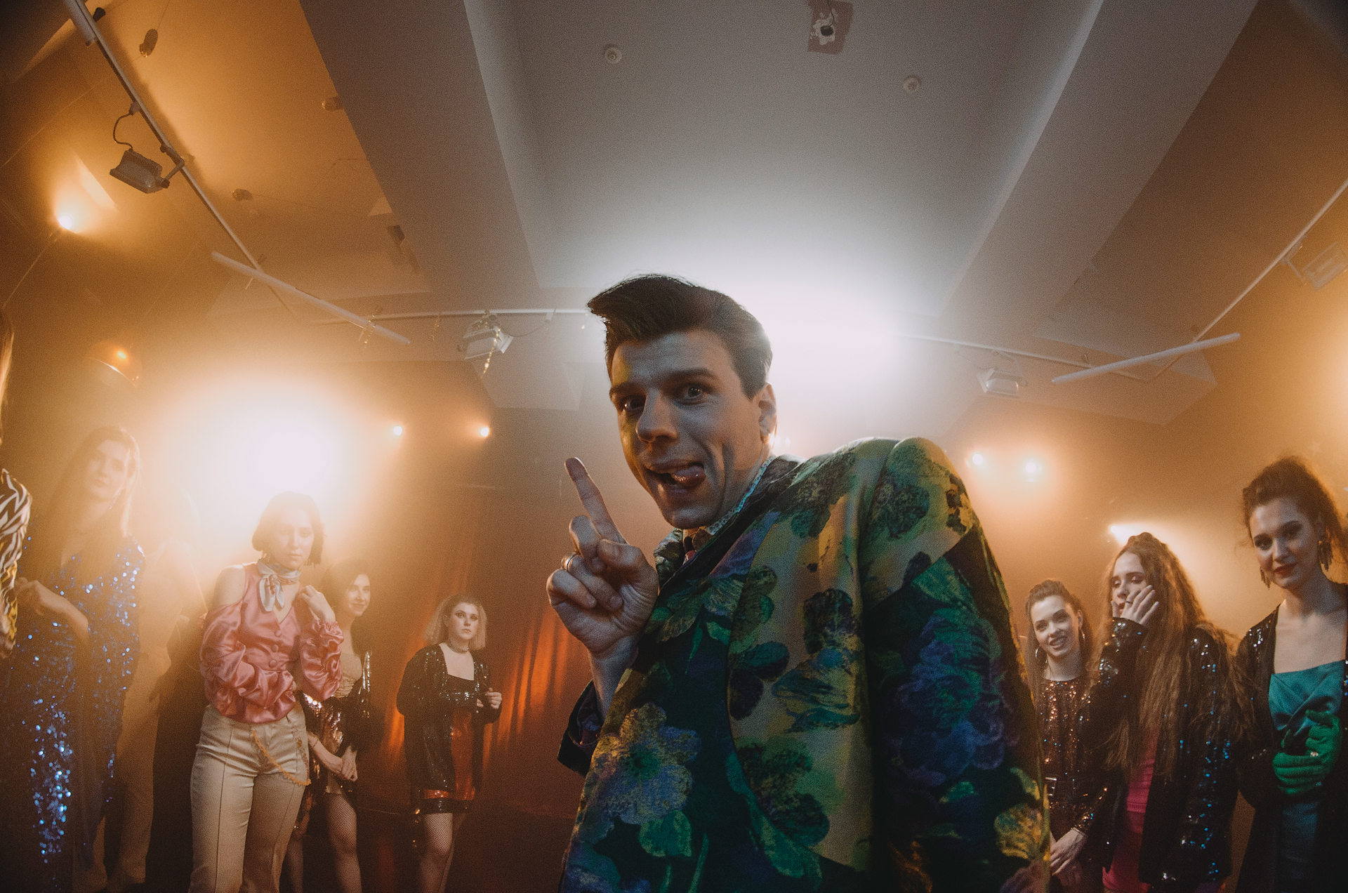 Лещенко показал архивное фото и поделился секретами отличной физической формы