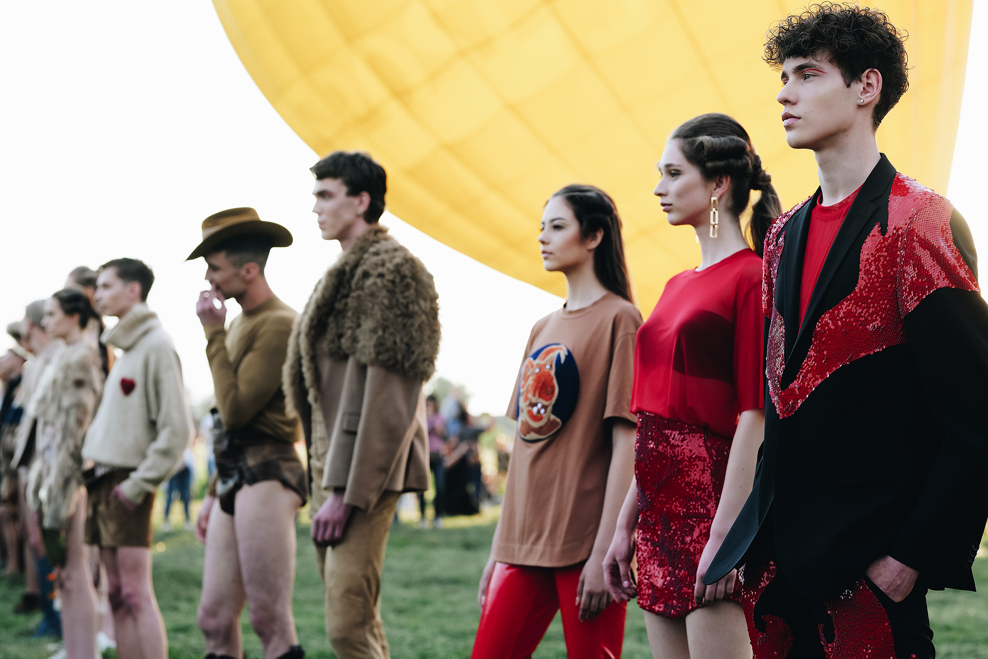 Бугримова, Вольнова та інші зірки "запалили" на унікальному показі Жана Гріцфельдта в українській "Каппадокії"