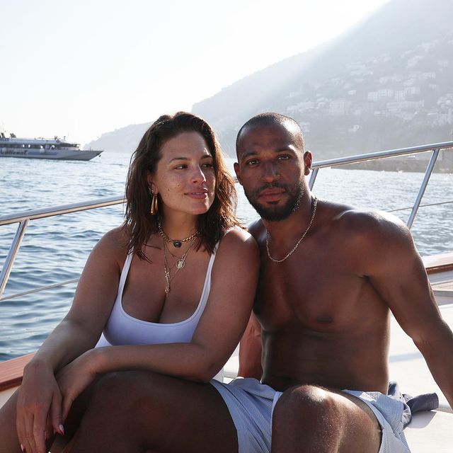 До сліз: Ешлі Грем зворушила мережу милим привітанням для сина-іменинника