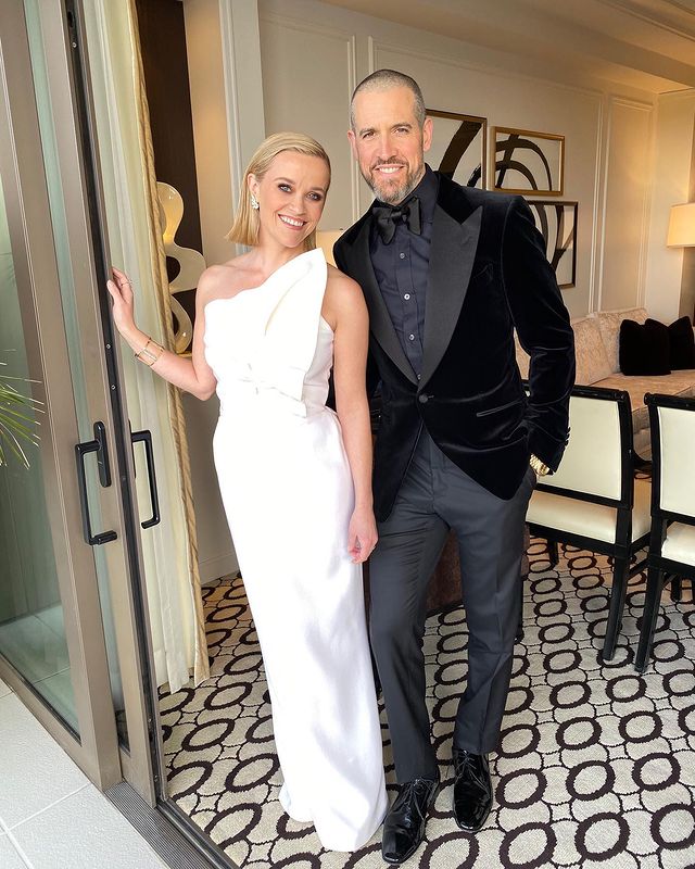 Что за милашка: Риз Уизерспун растрогала редким фото с 9-летним сыном