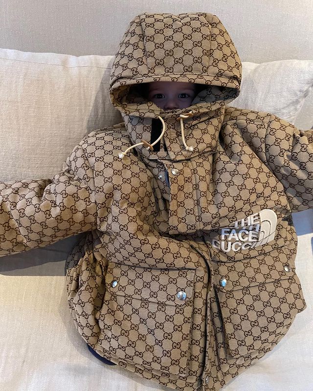 Он такой милый! Роузи Хантингтон-Уайтли впервые показала лицо единственного сына