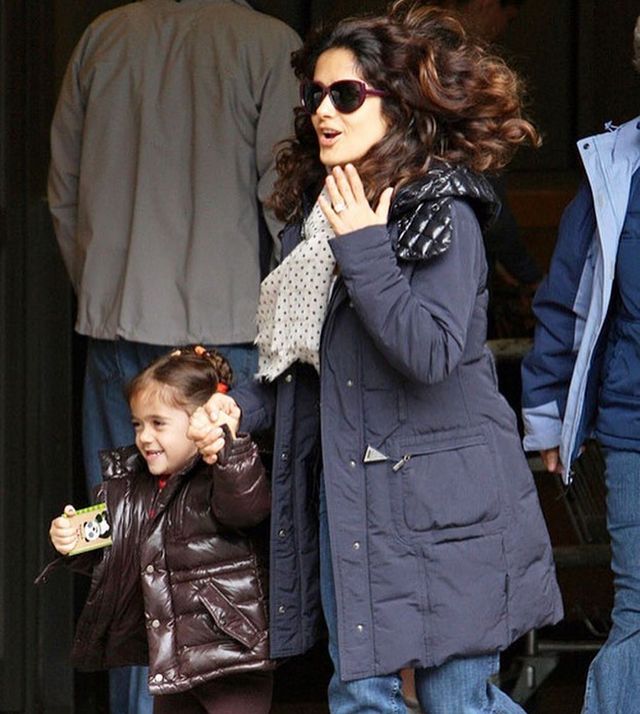 Слишком мило! Сальма Хайек показала редкое архивное фото с крошкой-дочерью