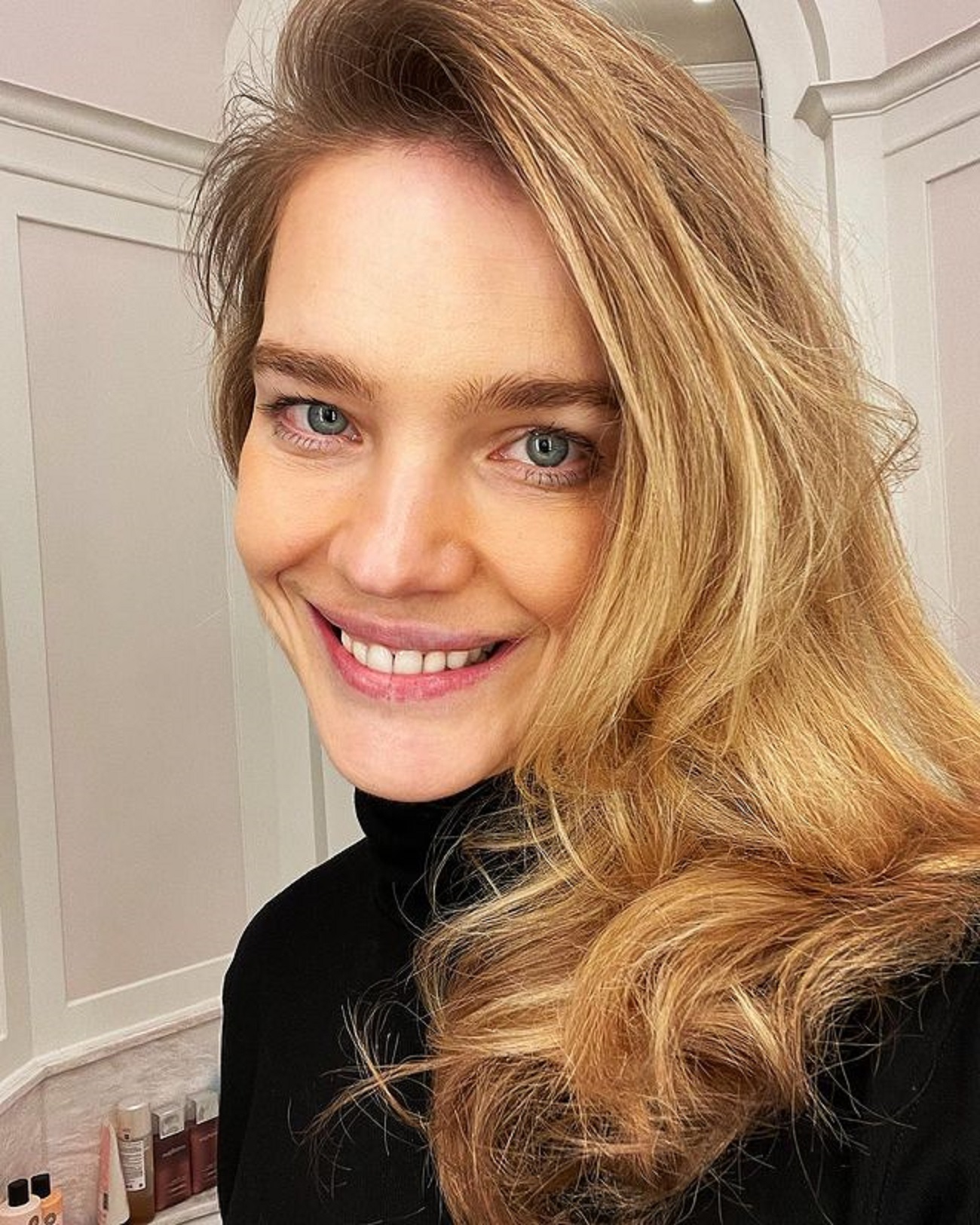 Натуральная красота: Наталья Водянова покорила сеть молодостью на фото без макияжа