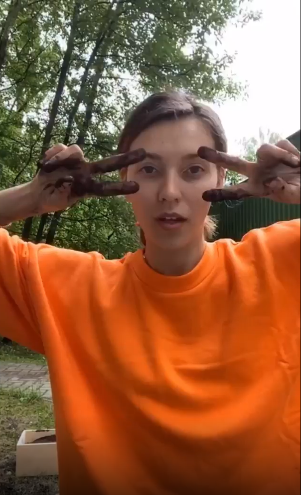 Куда вам вставили мотор? Цветущая Регина Тодоренко устроила мастер-класс по садоводству