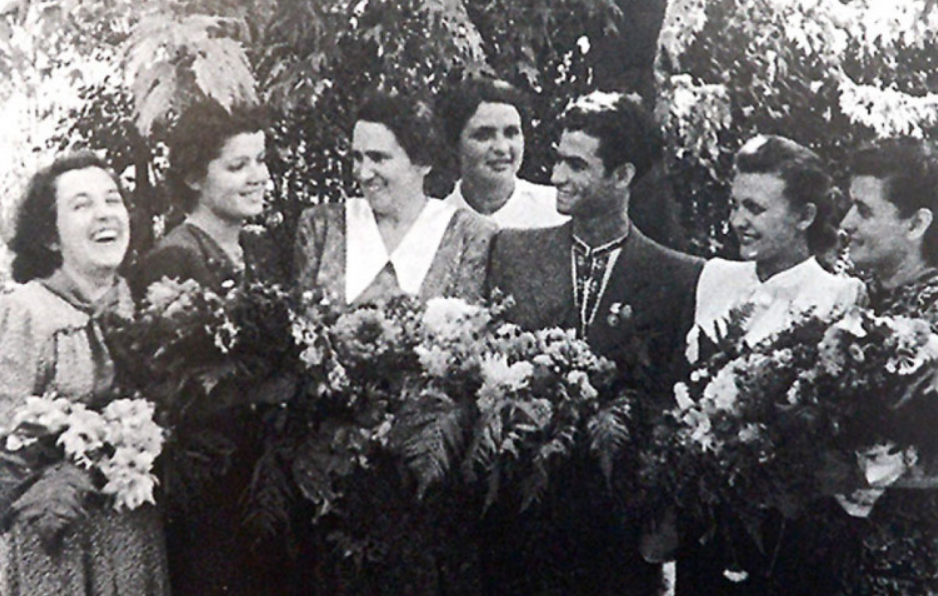 Вічно молодий: як Чапкіс своїми танцями підкорив весь світ