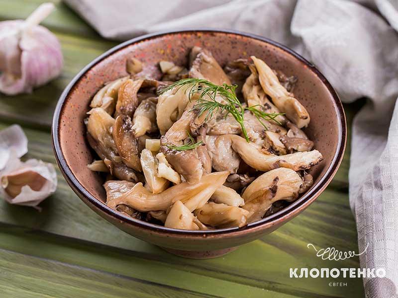 Закуски на новорічний стіл від Клопотенко: спробуйте приготувати!