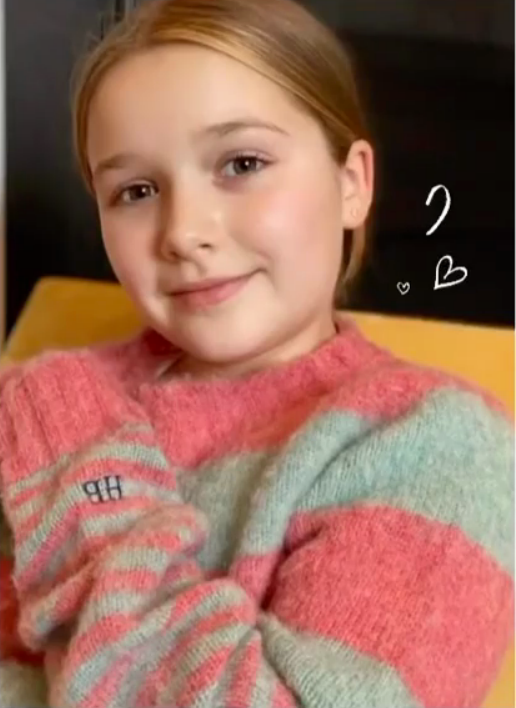 Какая же она хорошенькая! Виктория Бекхэм порадовала новым фото подросшей дочери