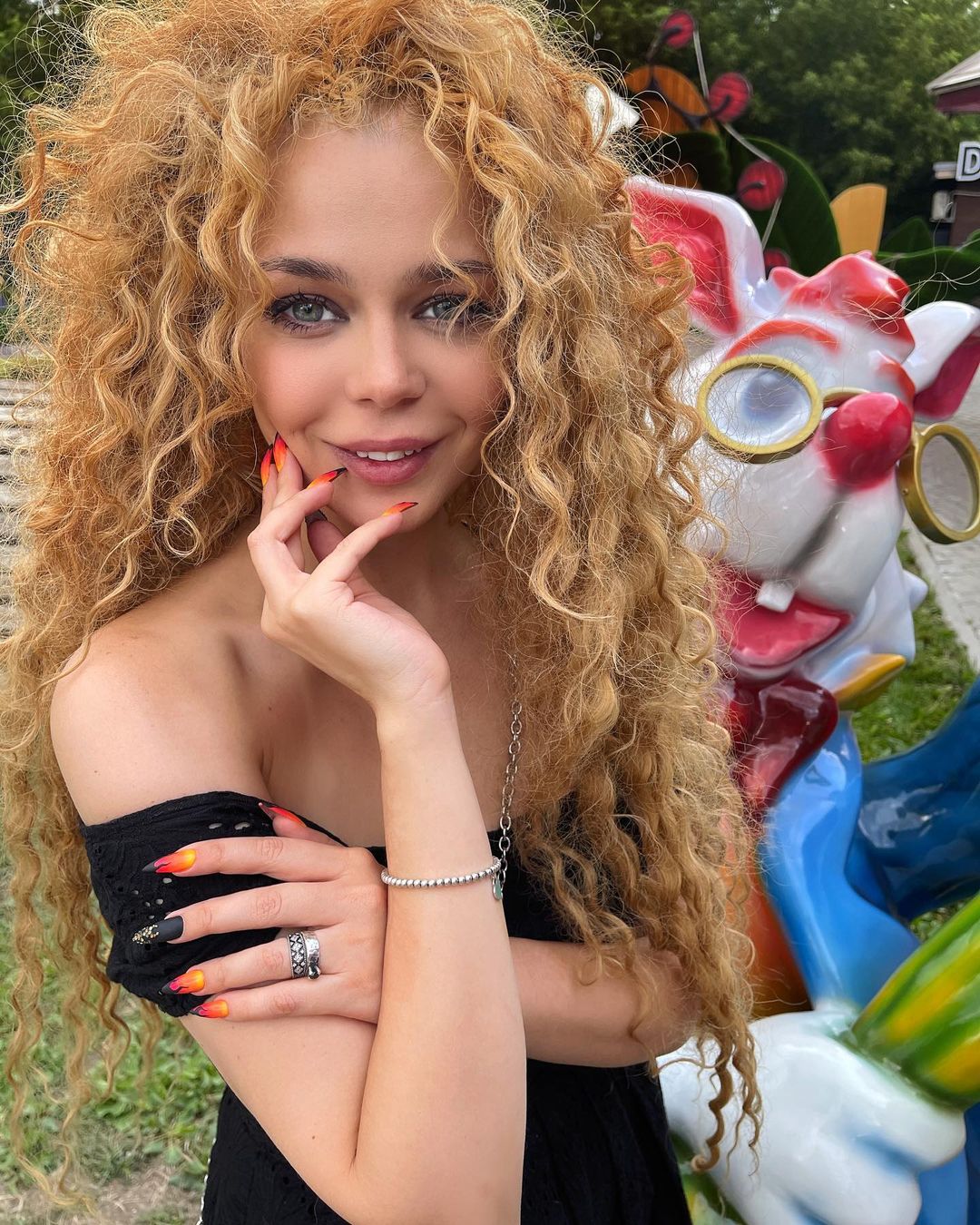 Гросу видала сімейні таємниці, Полякова захистила матюки дочки: топ скандальних новин тижня