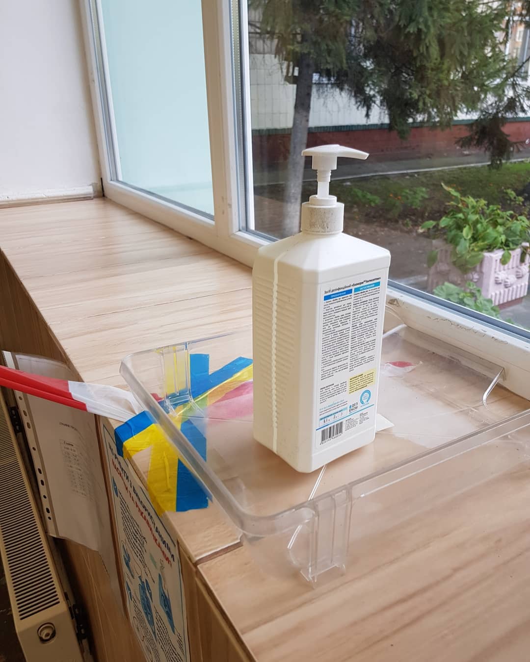 Паспорт - свій, ручка - своя: як голосували знаменитості на місцевих виборах