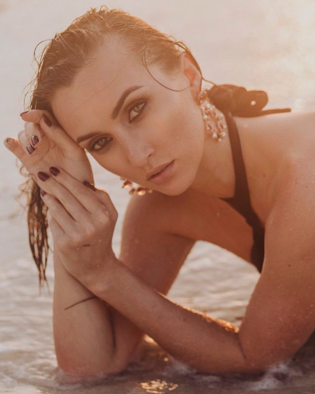 Краса і грація Анни Різатдінової на спекотних фото: такою ви її не бачили