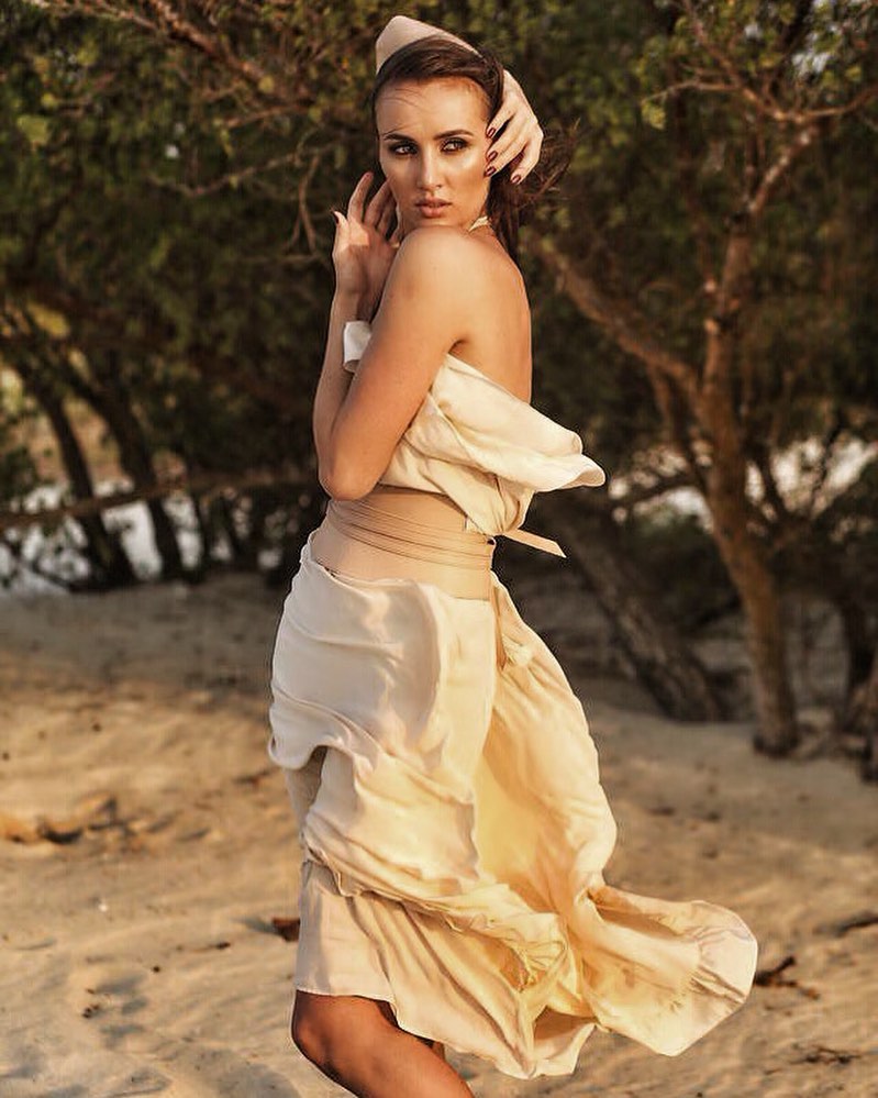 Краса і грація Анни Різатдінової на спекотних фото: такою ви її не бачили