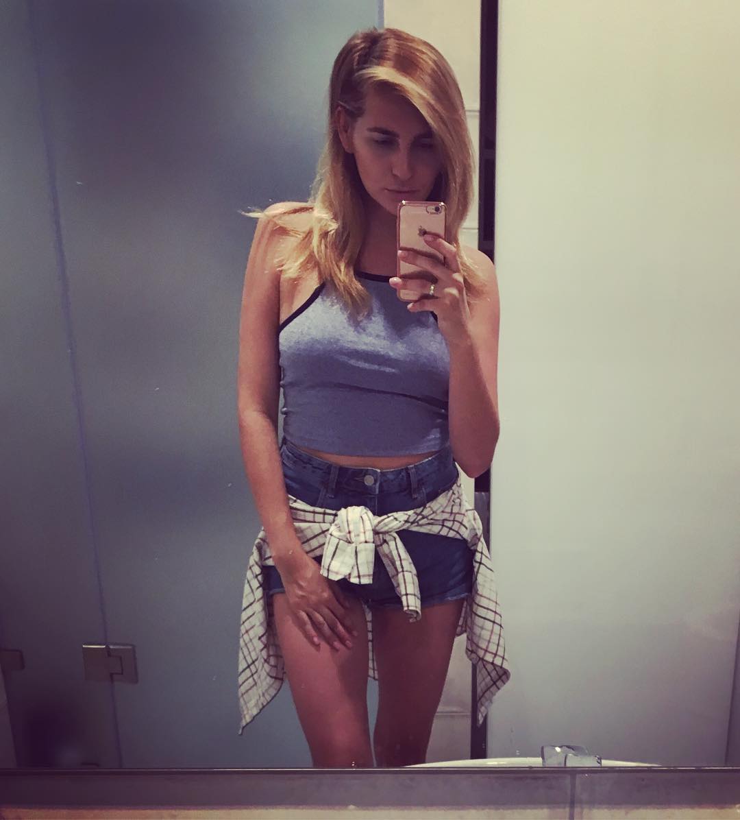 Гідна партія: спекотні фото дружин українських футболістів