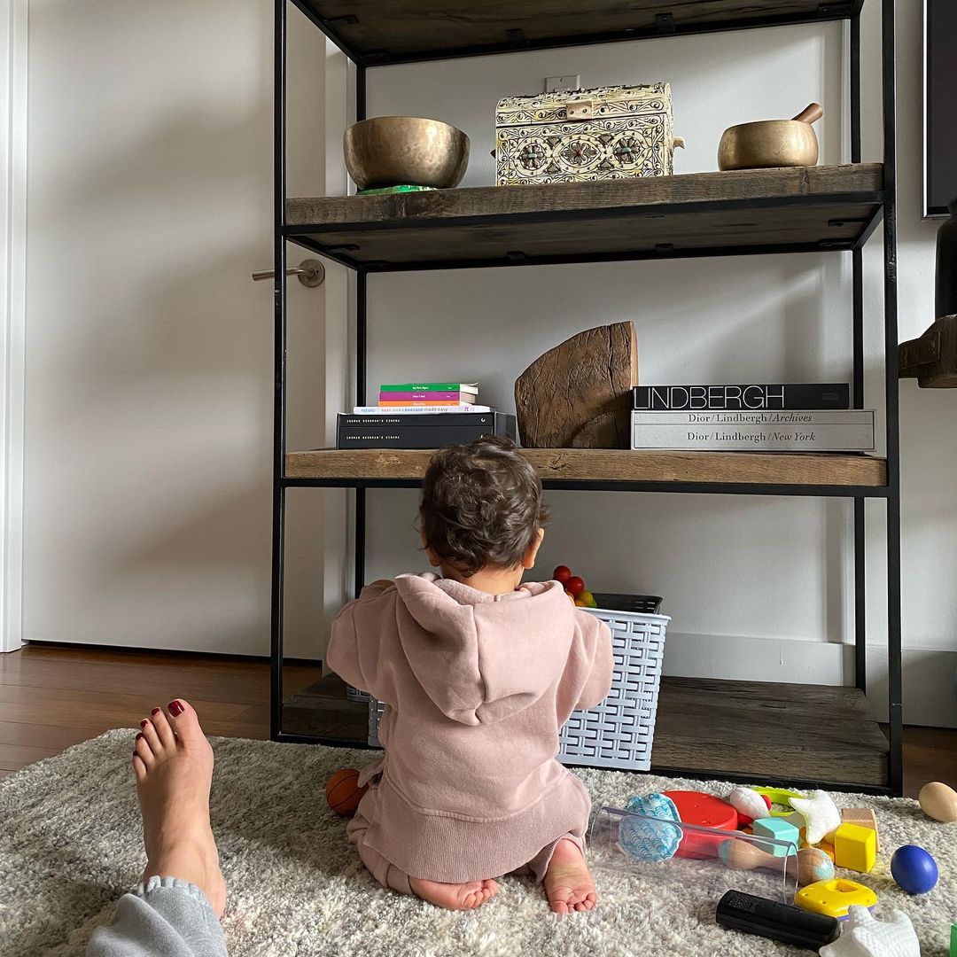 Мамин модник: Ешлі Грем розчулила мережу фото крихітки-сина в стильному вбранні