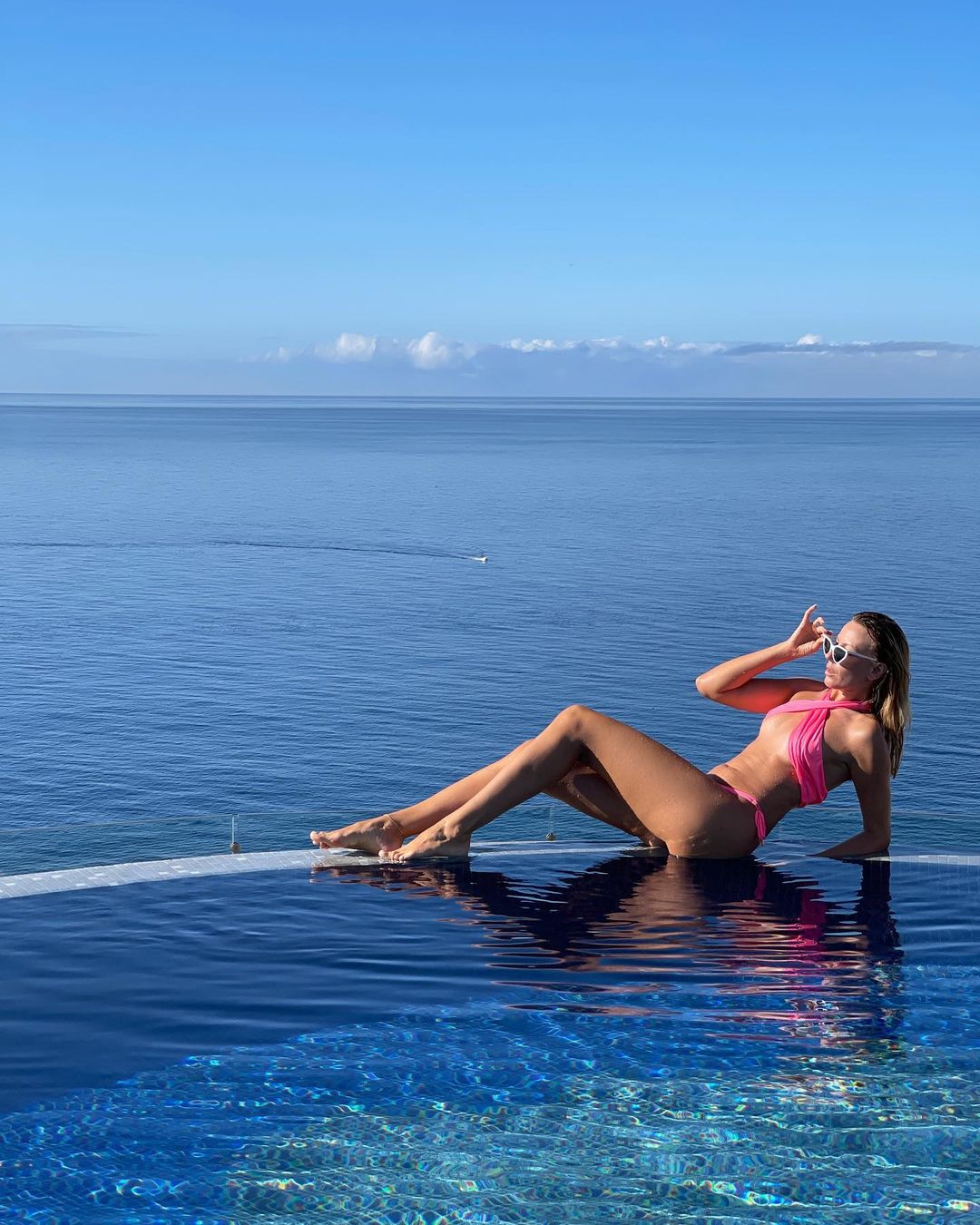 "Фігура краща, ніж у Ірини Шейк": Нікітюк у супер відвертому бікіні засвітила груди