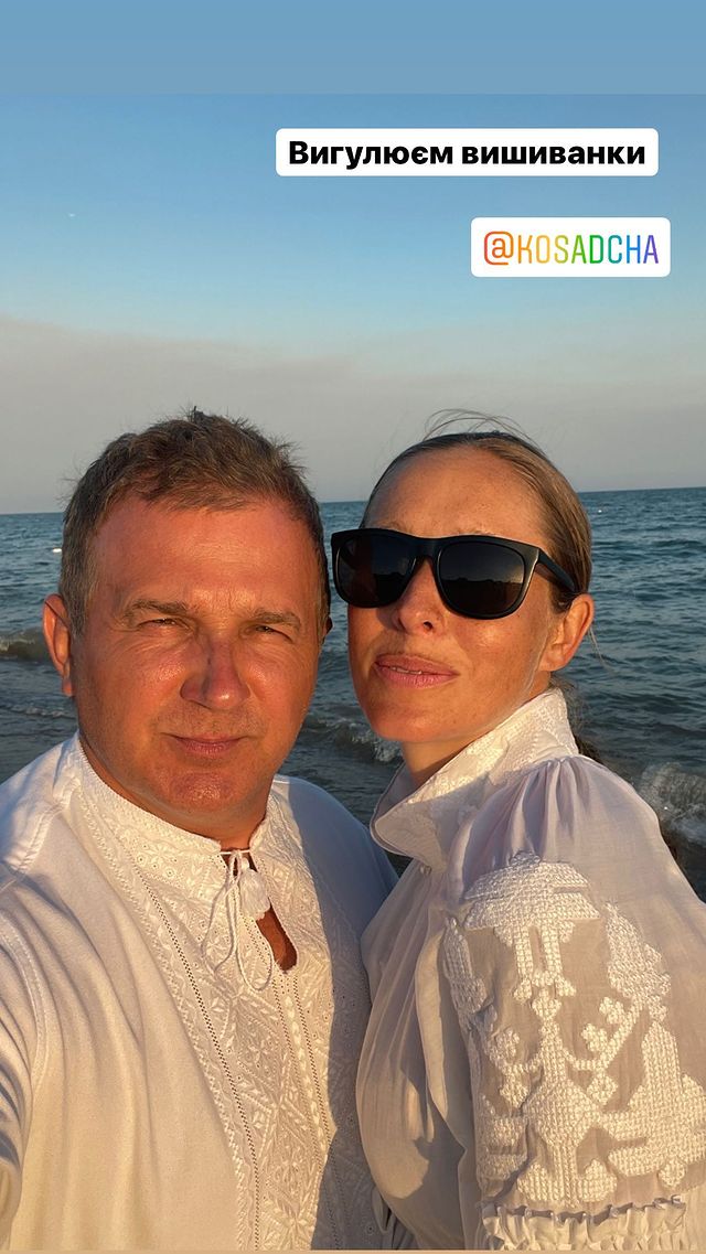 Горбунов и Осадчая без макияжа усадили сына за руль и показали образы в вышиванках в Турции