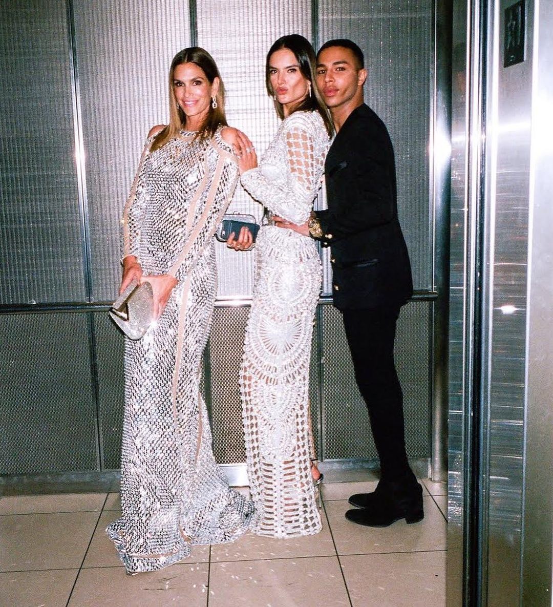 Ікона краси: 55-річна Сінді Кроуфорд блищить у розкішній вечірній сукні