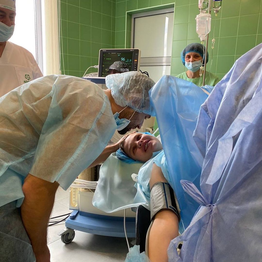 Планували все інакше: кохана Холостяка-10 розповіла, як пройшли пологи