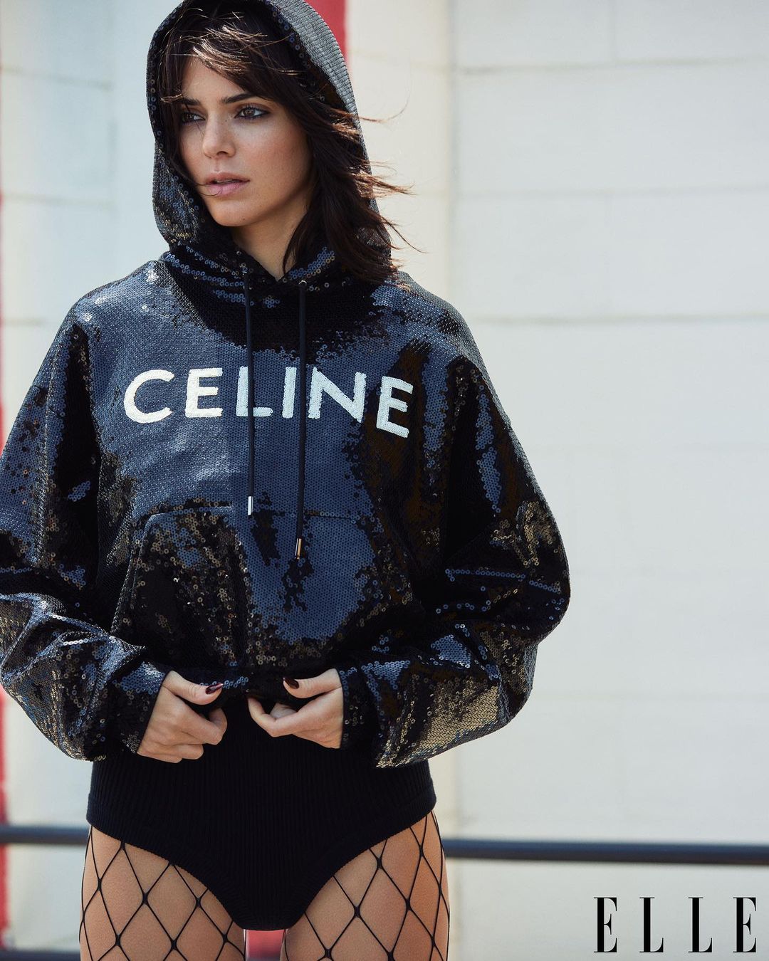 У корсеті і панчохах: Кендалл Дженнер підкорила мережу ідеальною фігурою