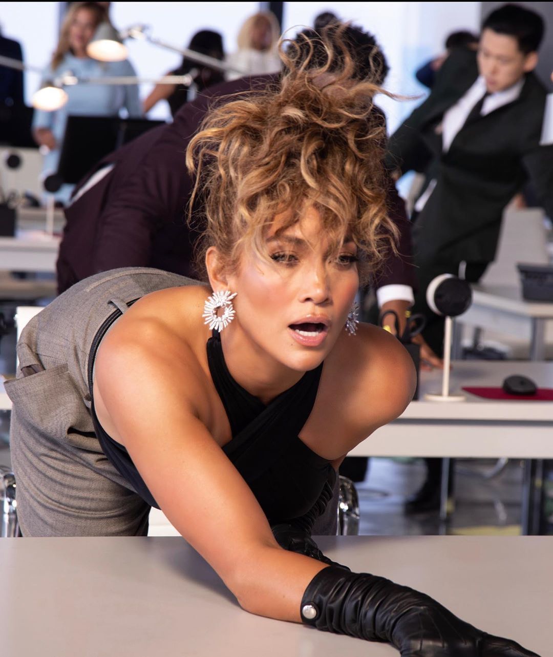 Женщина-мечта: 51-летняя Дженнифер Лопес восхитила совершенным телом в провокационных нарядах