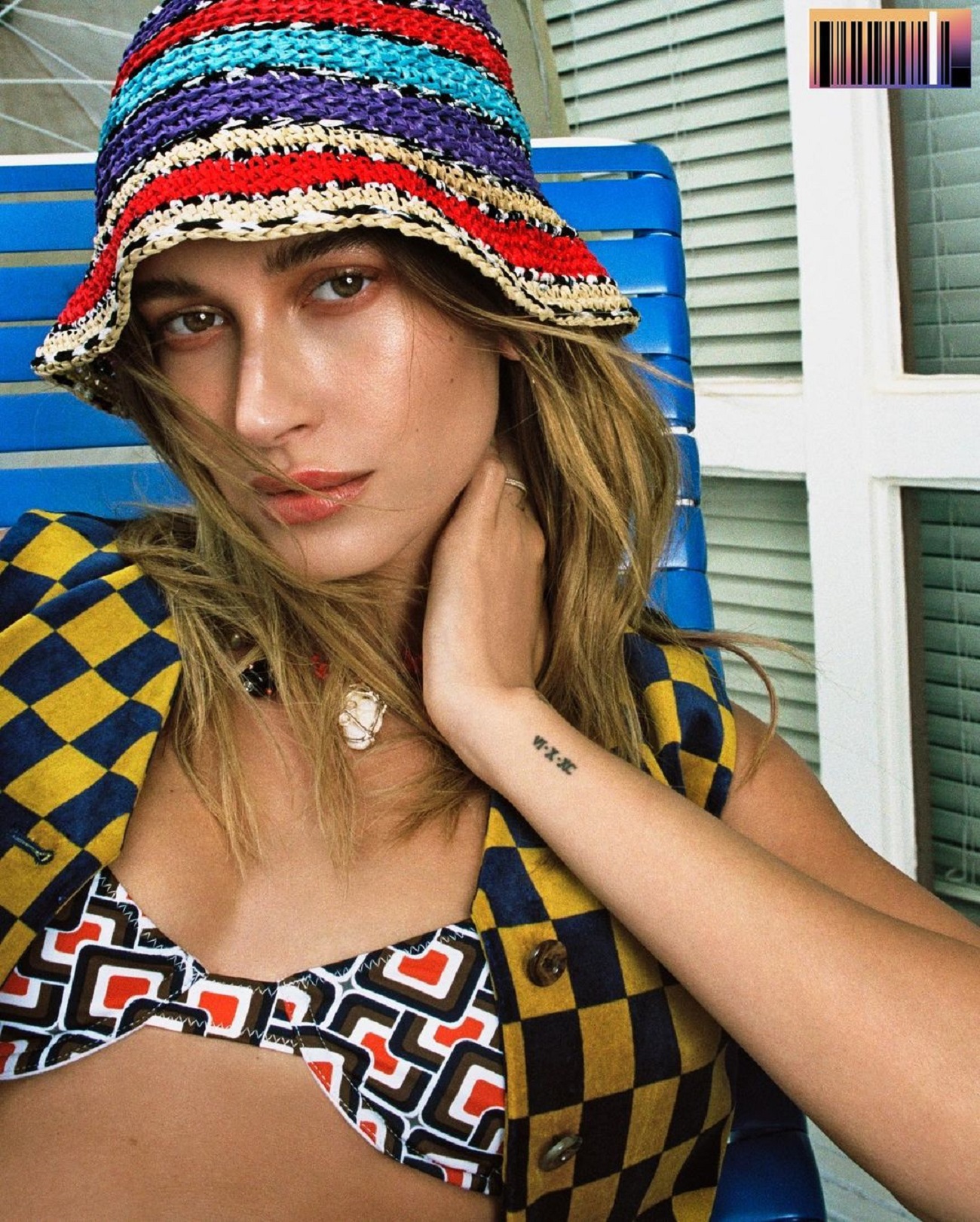 Пляжная красотка: Хейли Бибер снялась в жаркой фотосессии для глянца