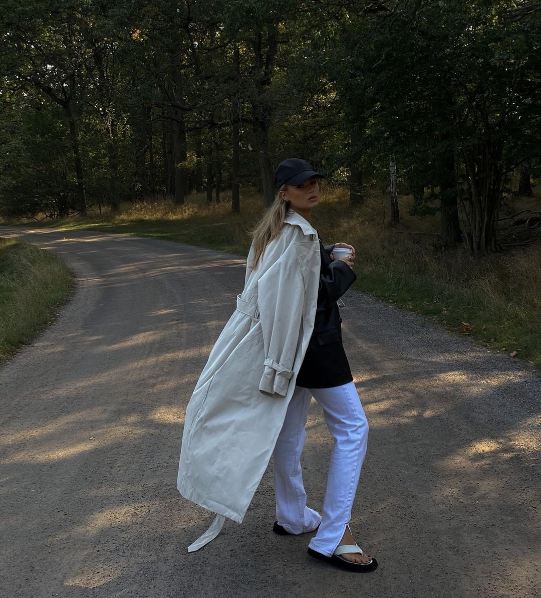 З чим носити тренчі восени 2020: ікони Instagtram показали найактуальніші луки