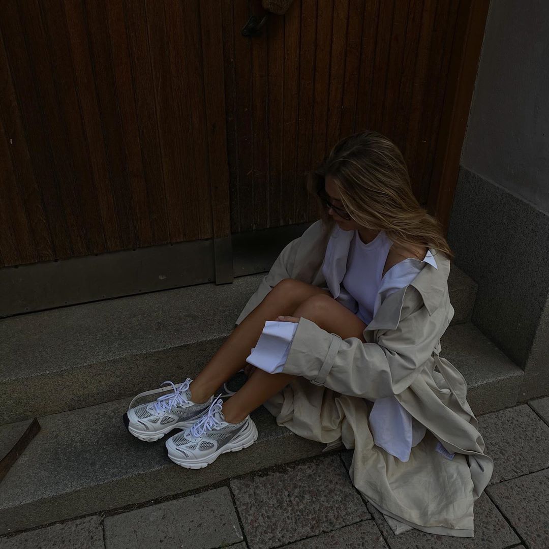 З чим носити тренчі восени 2020: ікони Instagtram показали найактуальніші луки