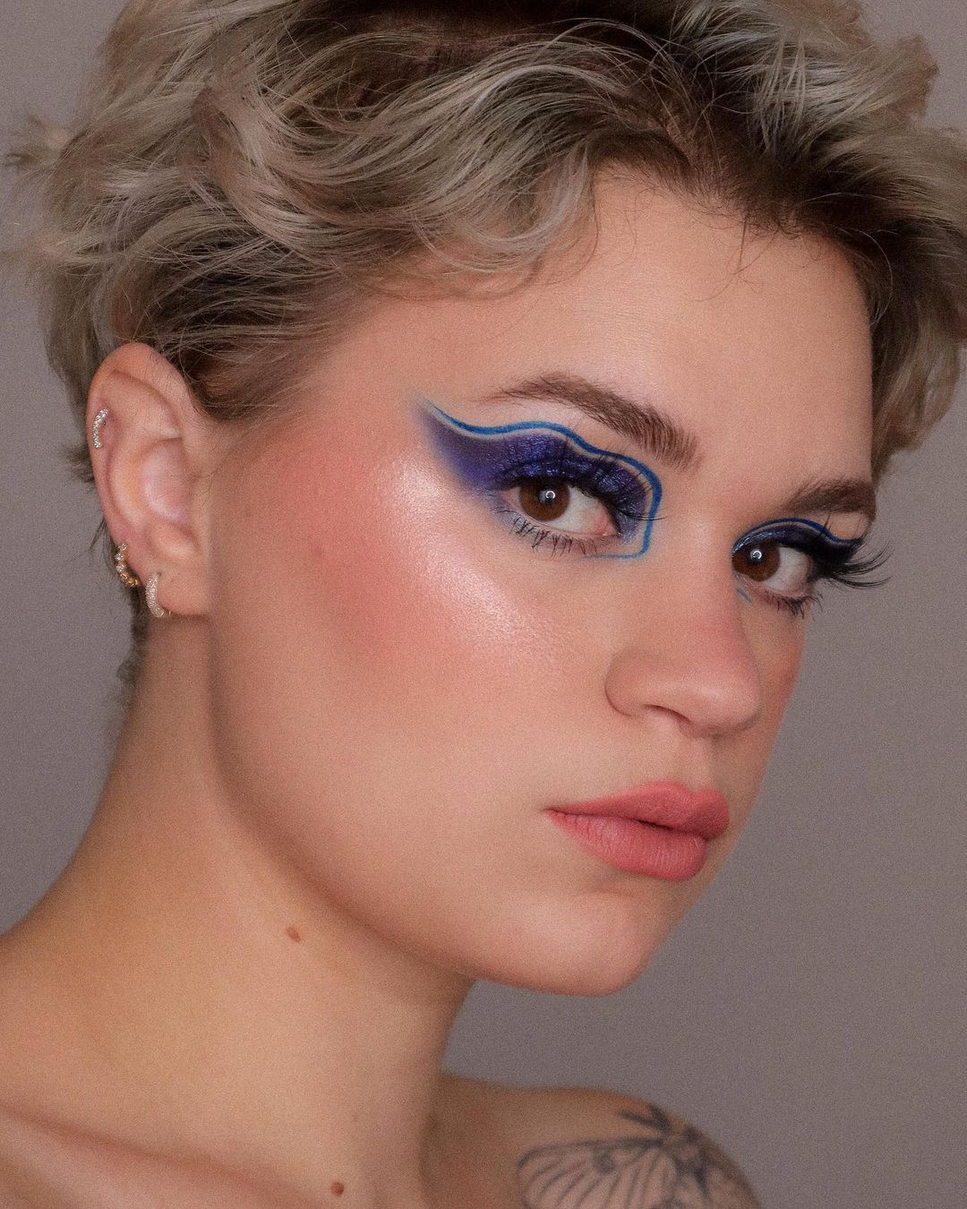 Макияж на Хэллоуин 2020: шикарные и простые варианты праздничного визажа