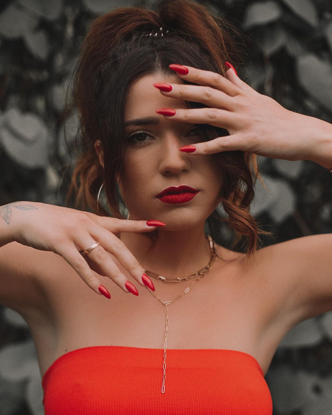 Гаряча екс-патрульна з Києва перетворилася на зухвалу сеньориту і показала яскраве відео