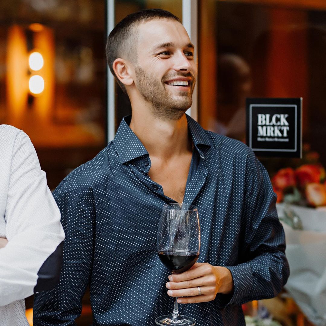 Так і світяться щастям: Ілона Гвоздьова захопила мережу зворушливими знімками з чоловіком-іменинником