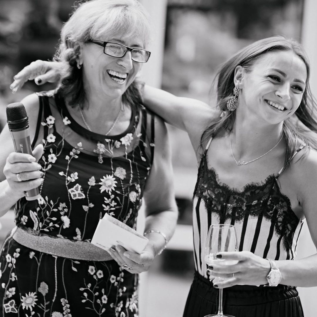 Чудесная семья: Илона Гвоздева восхитила фанатов трогательными снимками с мамой